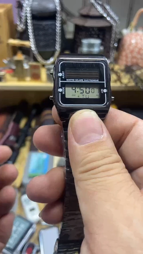 瓷片闪购商品  如图所示
