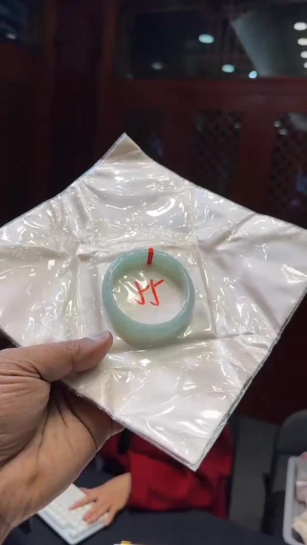 【闪购商品】翡翠手镯未镶嵌手镯