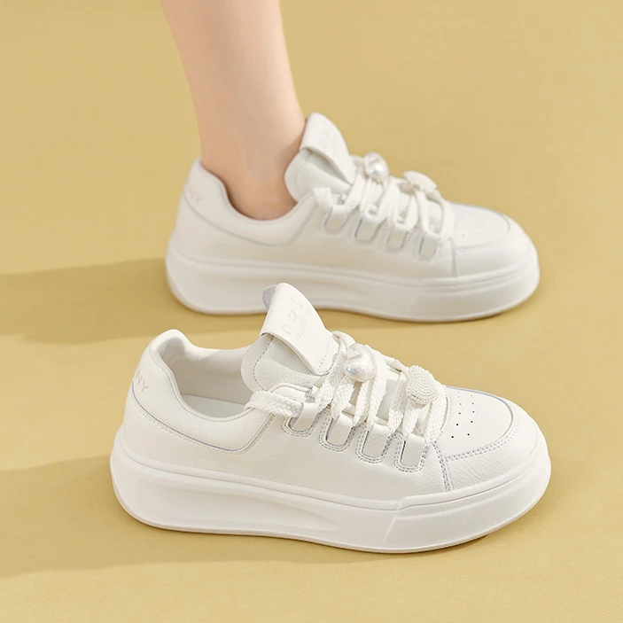 2025新款潮流小众设计休闲板鞋女时尚系带款增高小白鞋显瘦