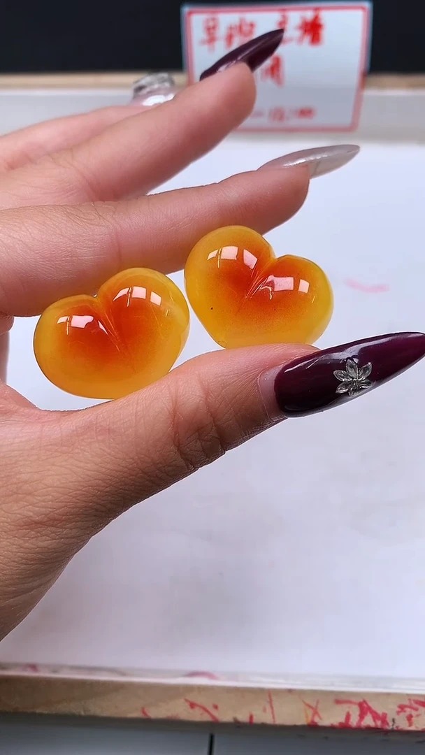 裸石蜜蜡未镶嵌E723 蜜蜡 屁桃20*26*16mm通孔1个8元