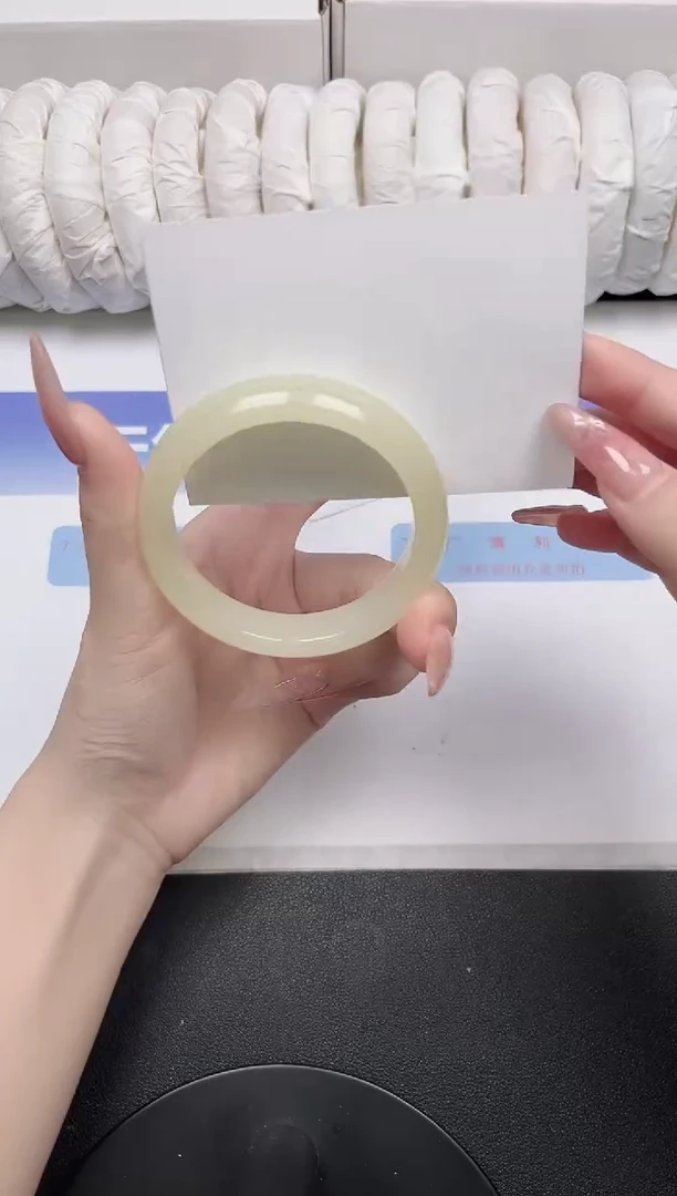 未镶嵌手镯石英质玉76-53