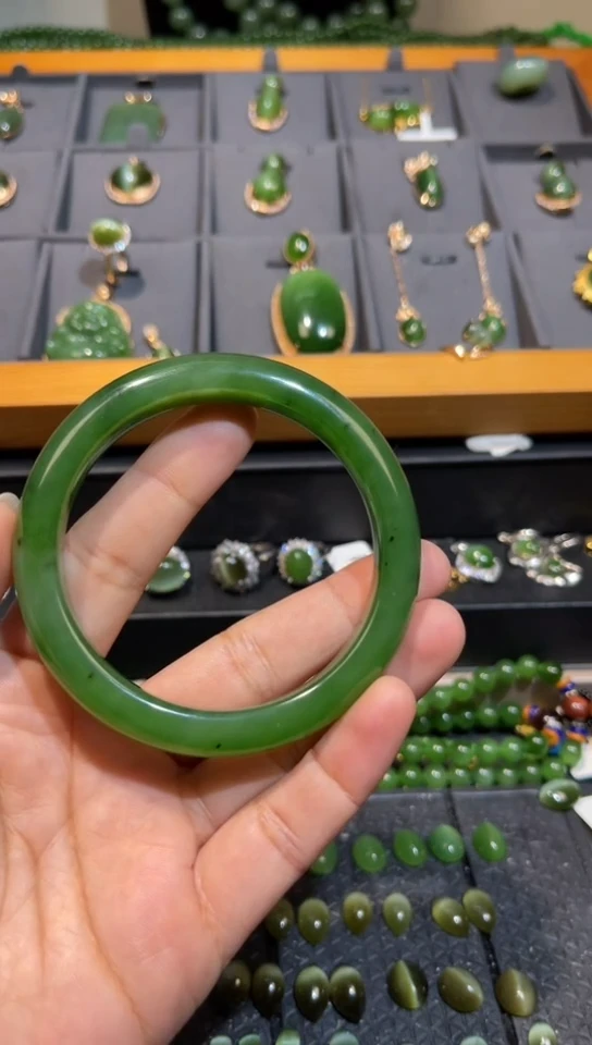 【闪购商品】和田玉碧玉手镯未镶嵌多样性发一