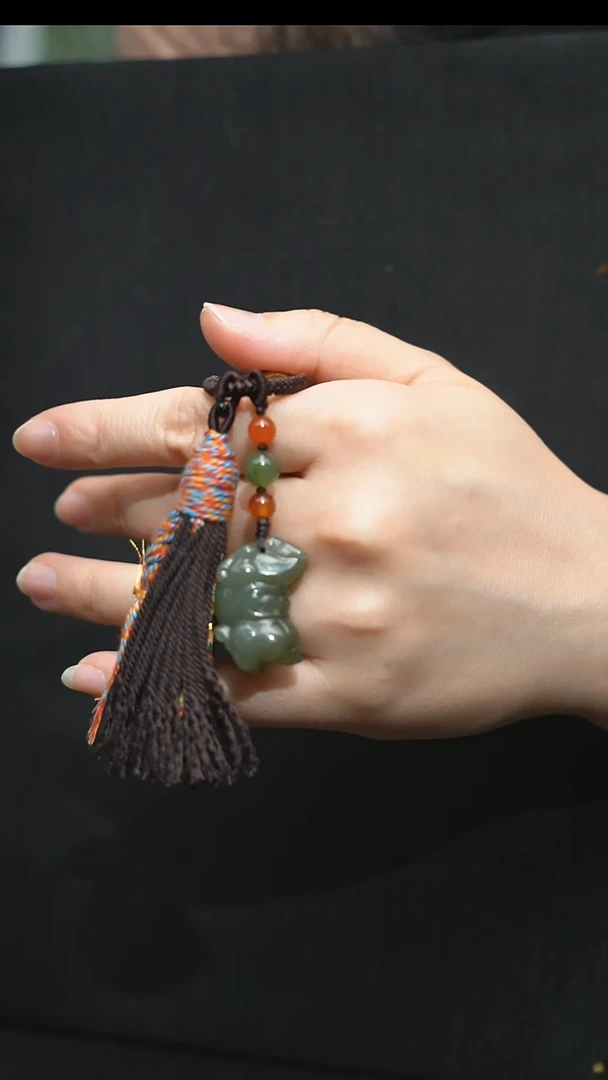 颈饰未镶嵌和田玉马