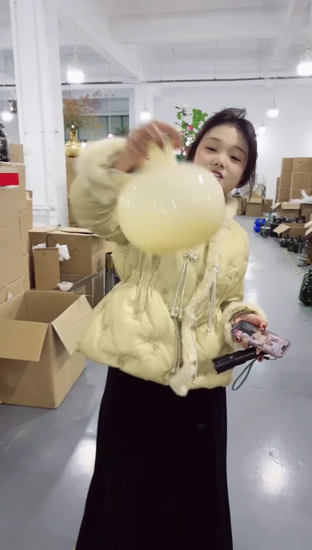 【闪购商品】玻璃私花主义花瓶厂-微瑕-BN2P