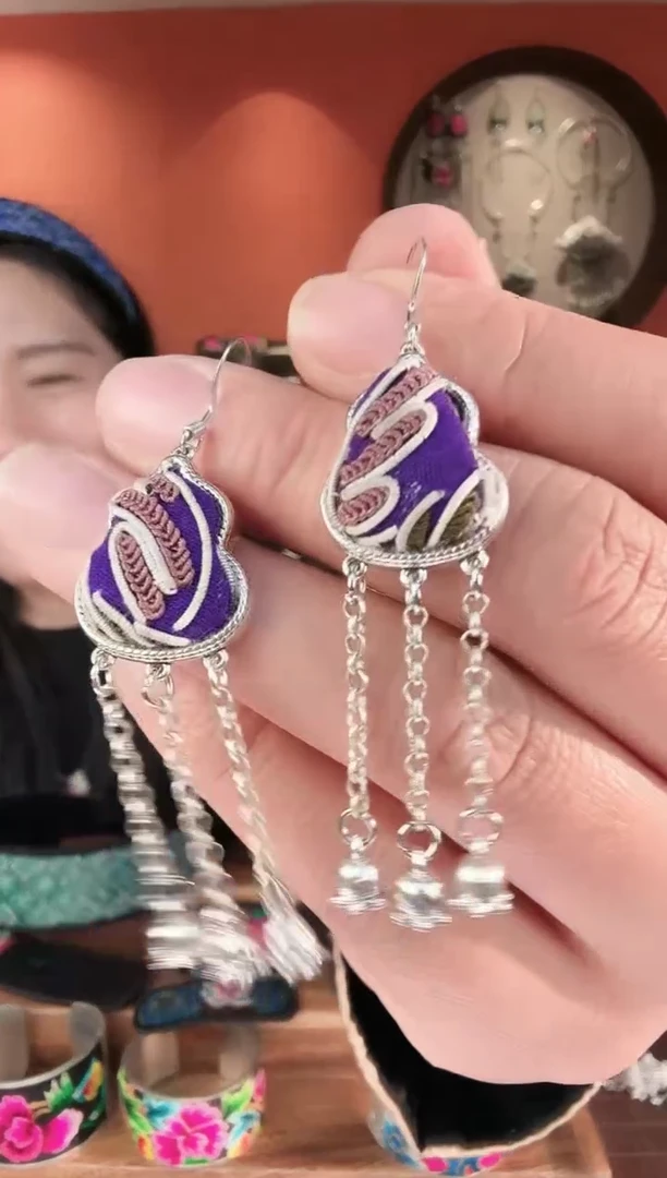 织绣非遗手工苗绣刺绣饰品54