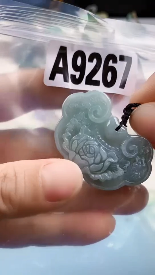 翡翠未镶嵌颈饰天然翡翠吊坠挂件