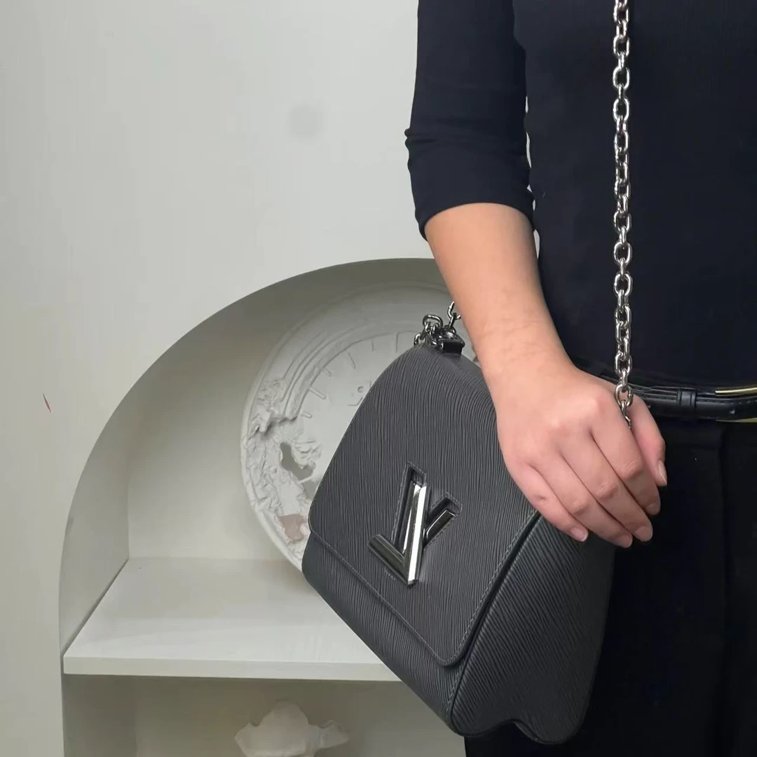 95新 LouisVuitton/路易威登 twist中号灰银/严选