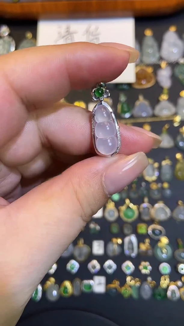 翡翠18K金镶嵌吊坠(不含链)1