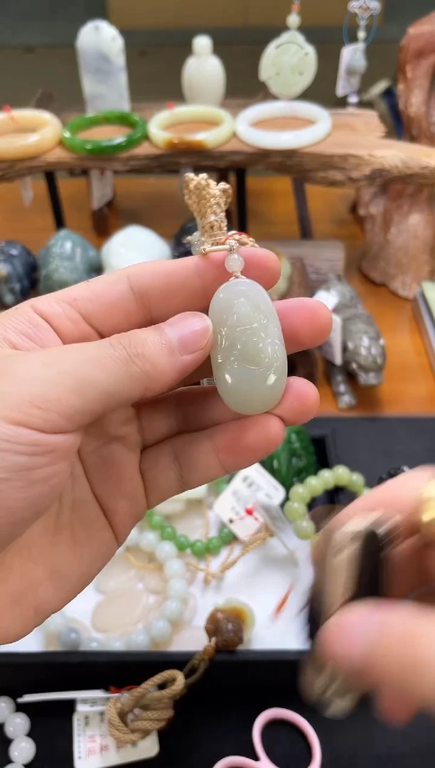 和田玉未镶嵌吊坠(不含链)且末青白 佛公