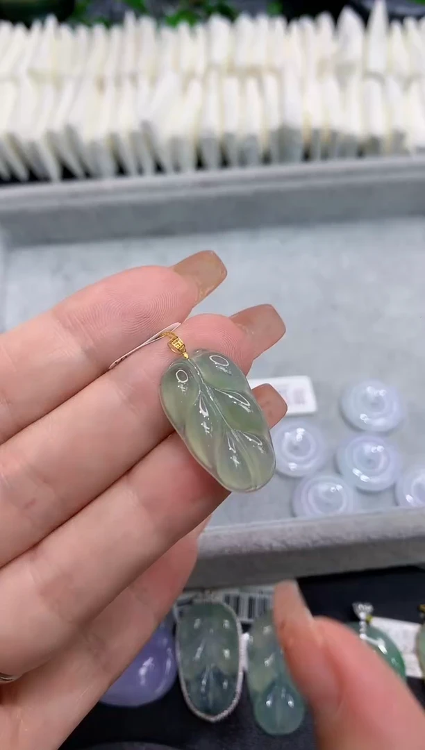 吊坠(不含链)18K金镶嵌翡翠11
