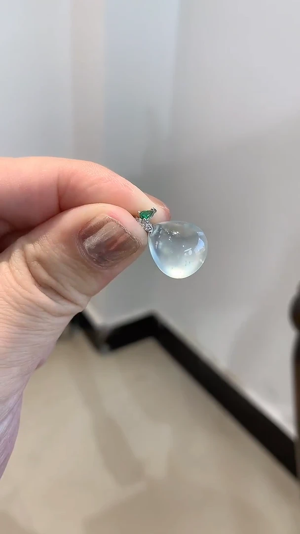 未镶嵌蛇纹石玉吊坠(不含链)水滴