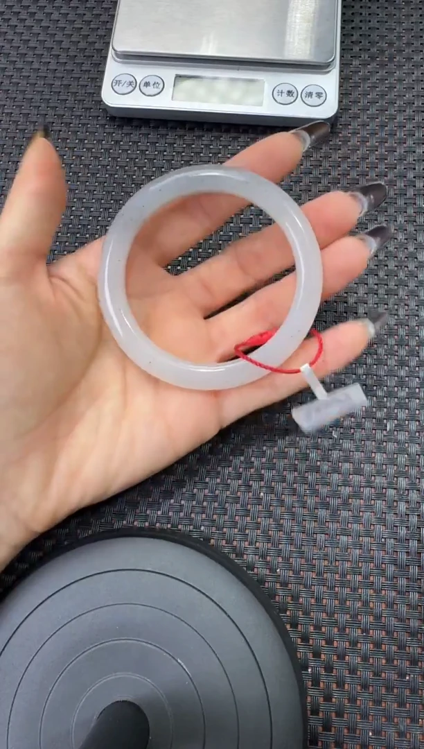 未镶嵌手镯和田玉黑山料手镯卡56圈口