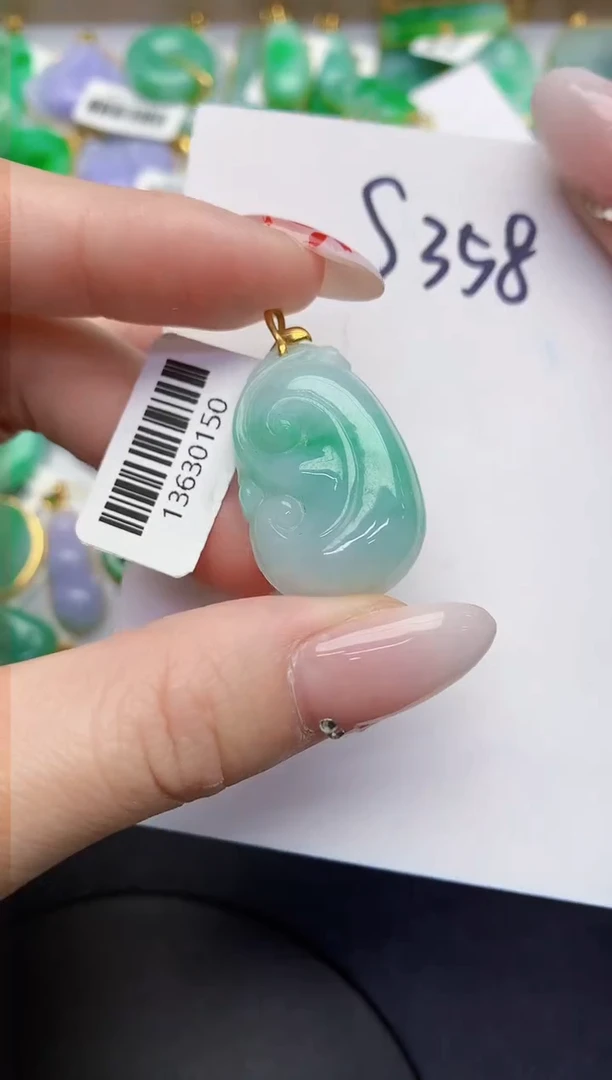 【闪购商品】翡翠颈饰18K金镶嵌0000000000