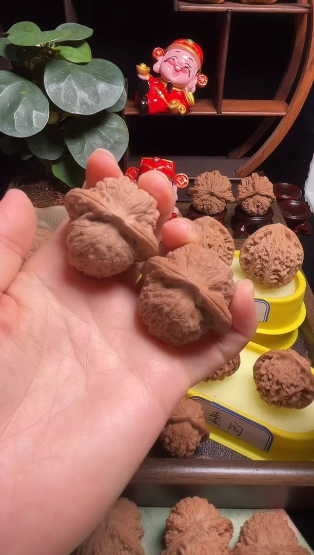 把件文玩核桃血麒麟 38