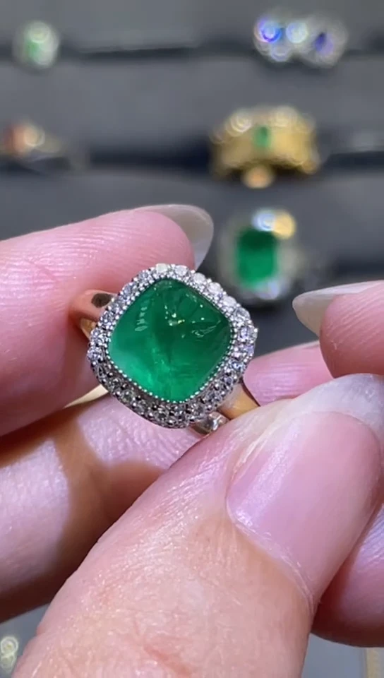18K金镶嵌戒指祖母绿2.01ct