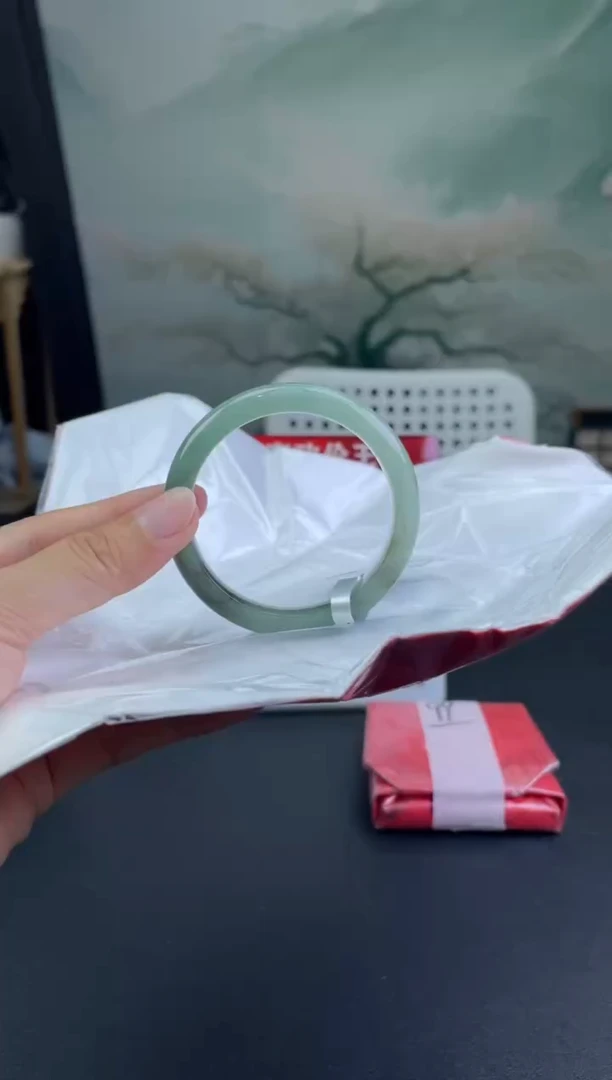 翡翠手镯未镶嵌4翡翠手镯（微瑕）