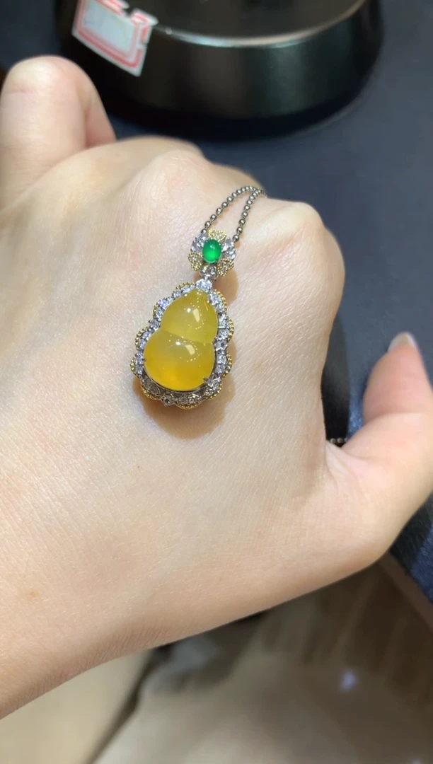 吊坠(不含链)18K金镶嵌翡翠27-葫芦（不含链和扣