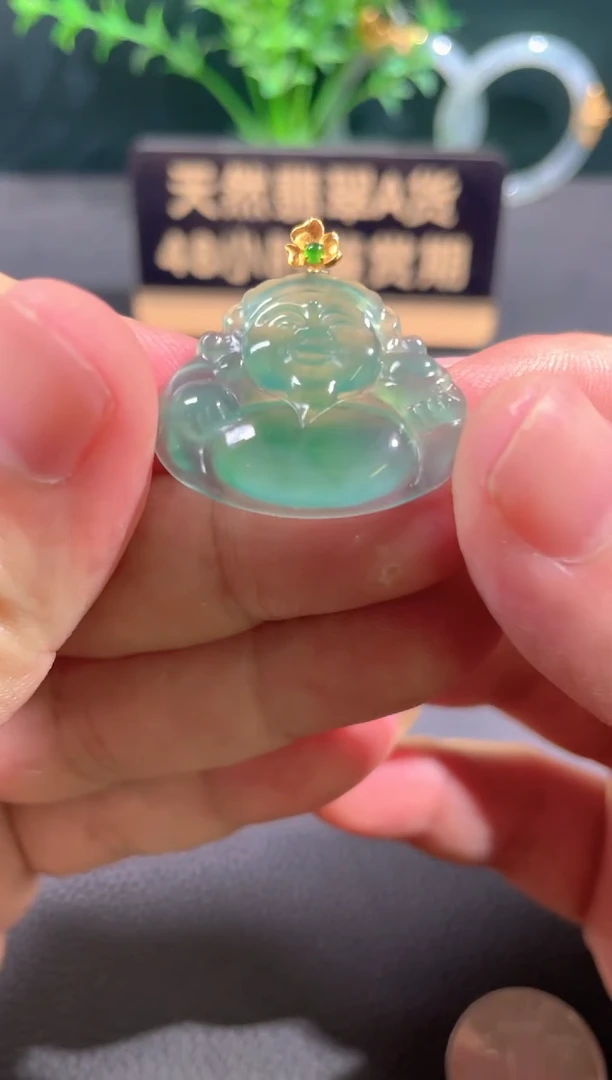 翡翠18K金镶嵌颈饰翡翠
