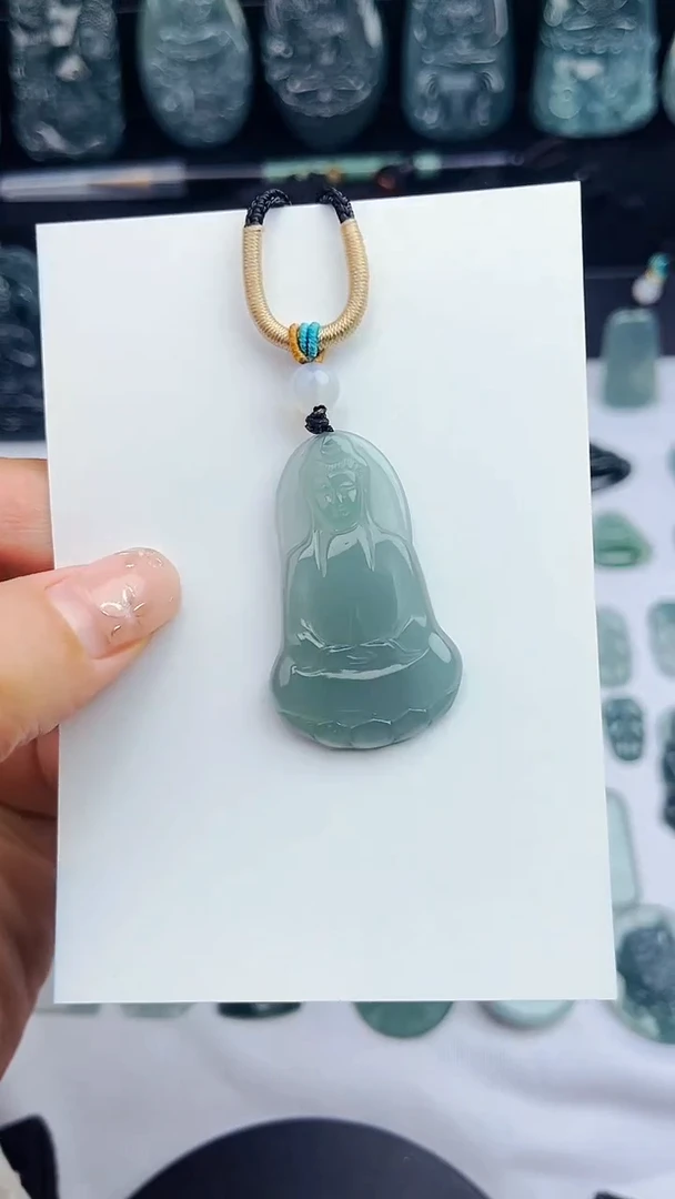 【闪购商品】翡翠颈饰未镶嵌素衣观音