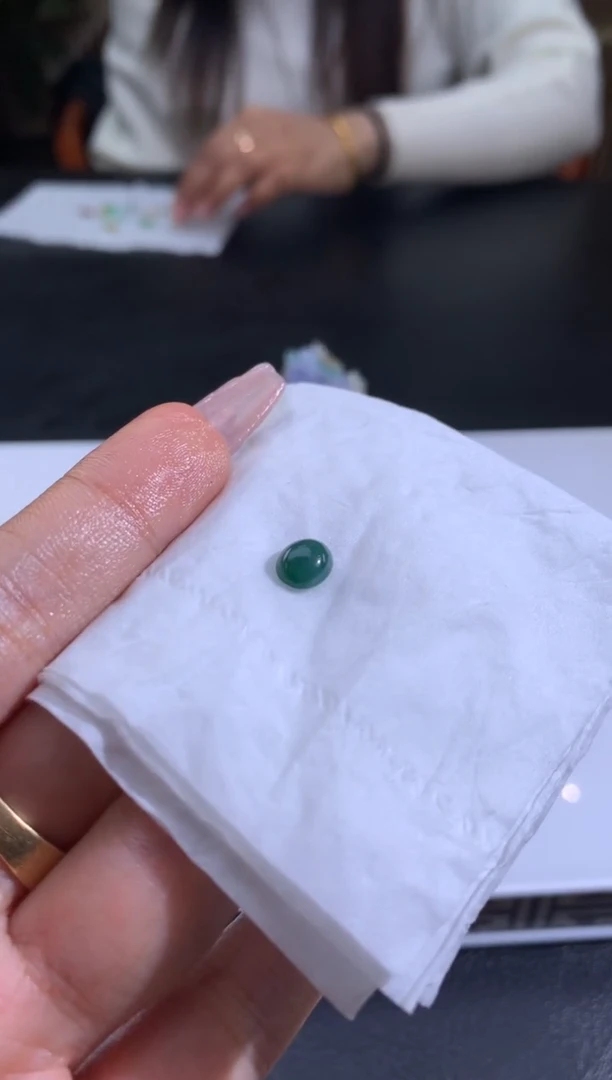 未镶嵌定制翡翠小**芒翡翠