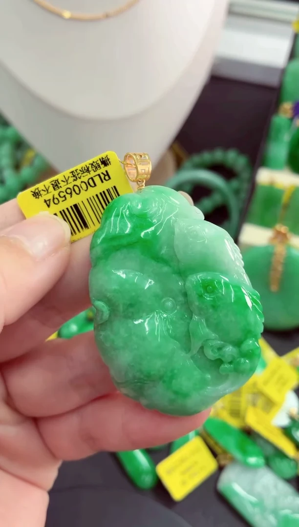 吊坠(不含链)18K金镶嵌翡翠挂件