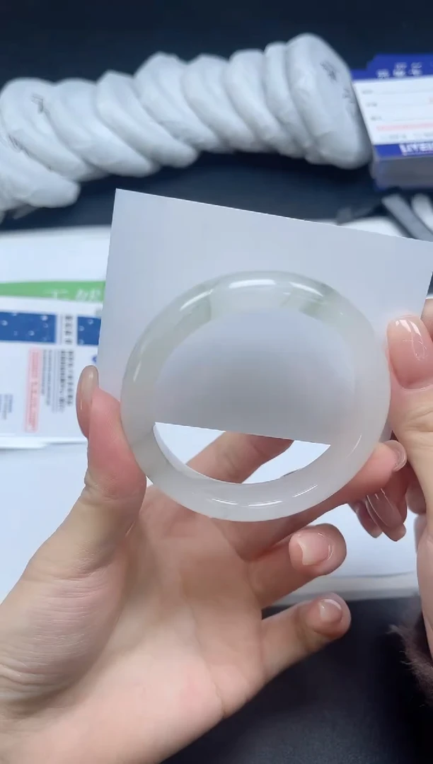 未镶嵌手镯石英质玉025-5354