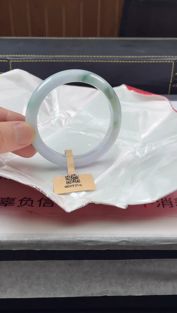 翡翠手镯未镶嵌纯天然A货翡翠手镯