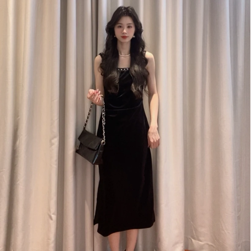 IEF/爱依服2025新款秋季气质优雅温柔感天鹅绒吊带长裙