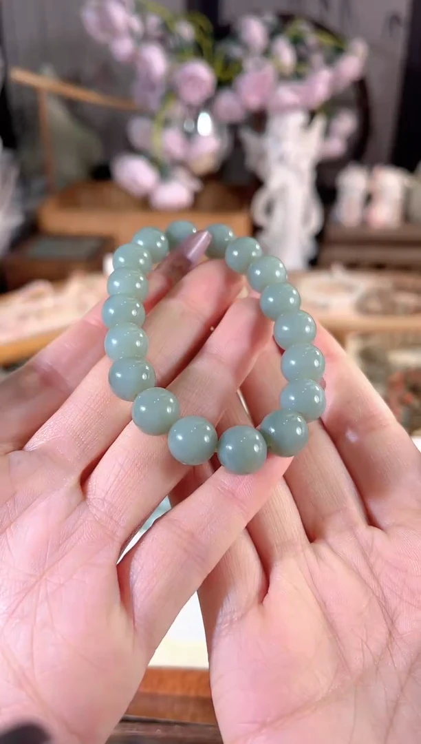 未镶嵌手链和田玉多样性发其一