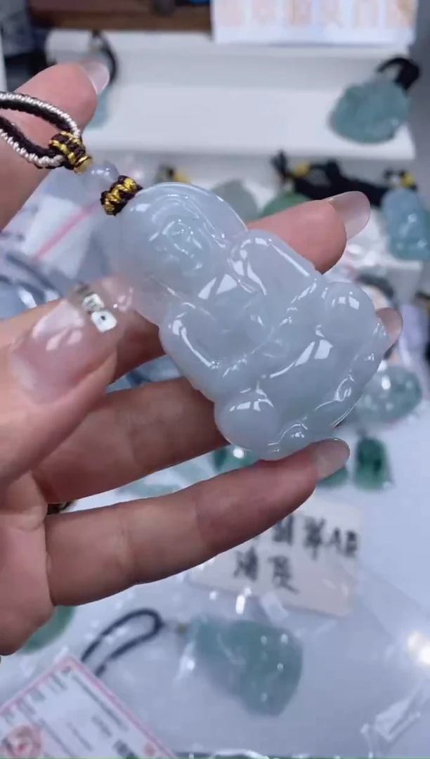 颈饰未镶嵌翡翠吊坠