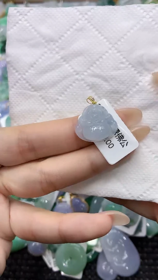 颈饰18K金镶嵌翡翠111111111111