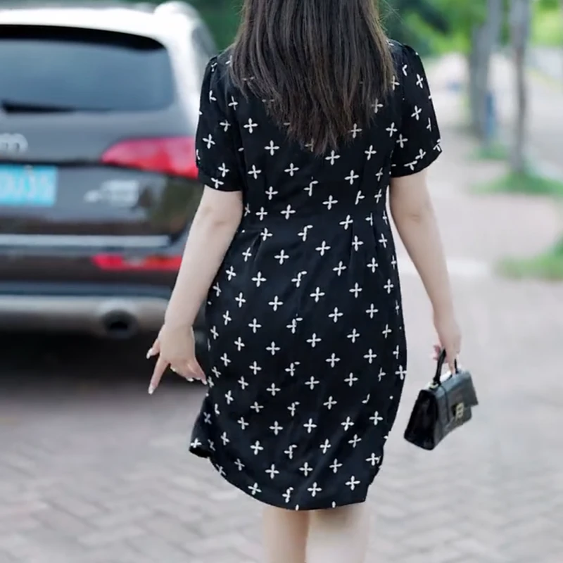 夏季时尚显瘦韩版拉链设计款连衣裙轻奢小黑裙气质修身气质连衣裙