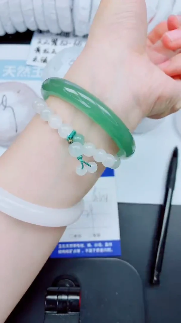 石英质玉手镯未镶嵌364-63