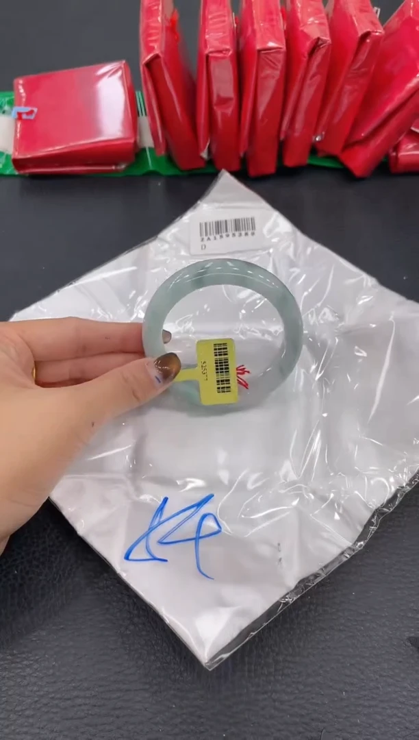 【闪购商品】翡翠手镯未镶嵌手镯