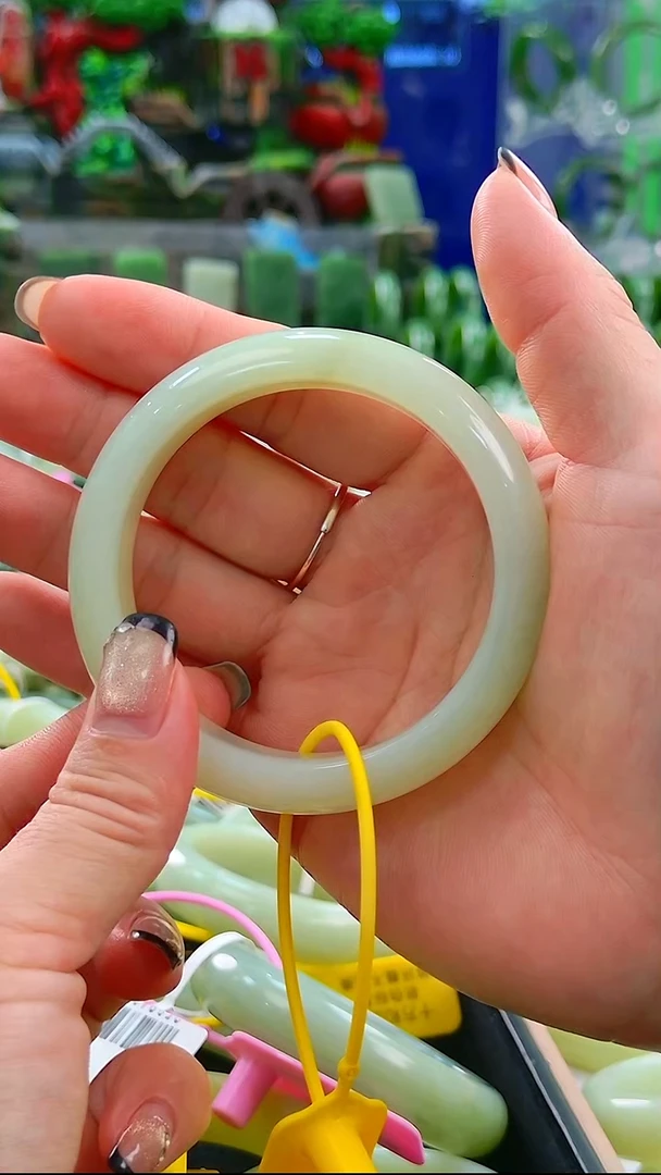 未镶嵌手镯和田玉57.5