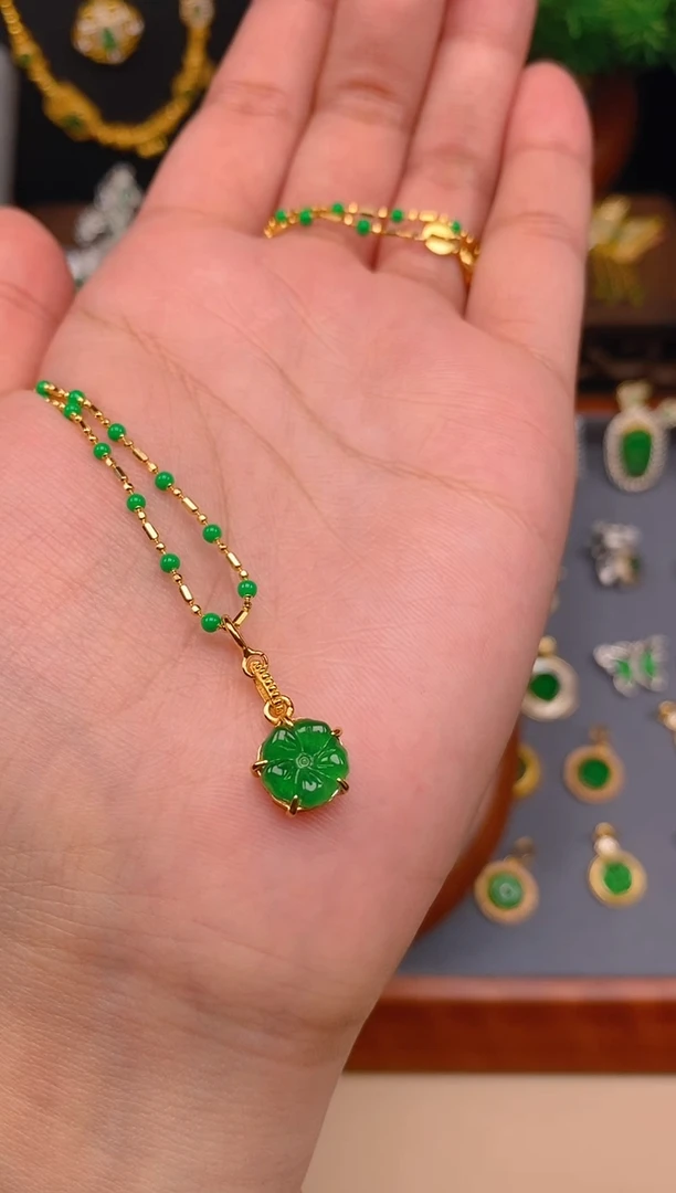 【闪购商品】翡翠吊坠(不含链)银S925镶嵌花花吊坠