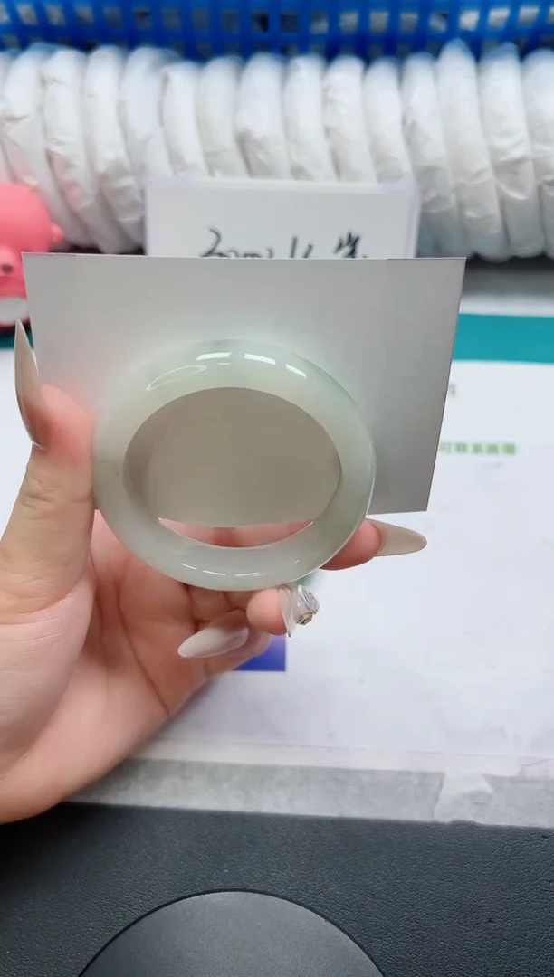 石英质玉手镯未镶嵌37-52.3