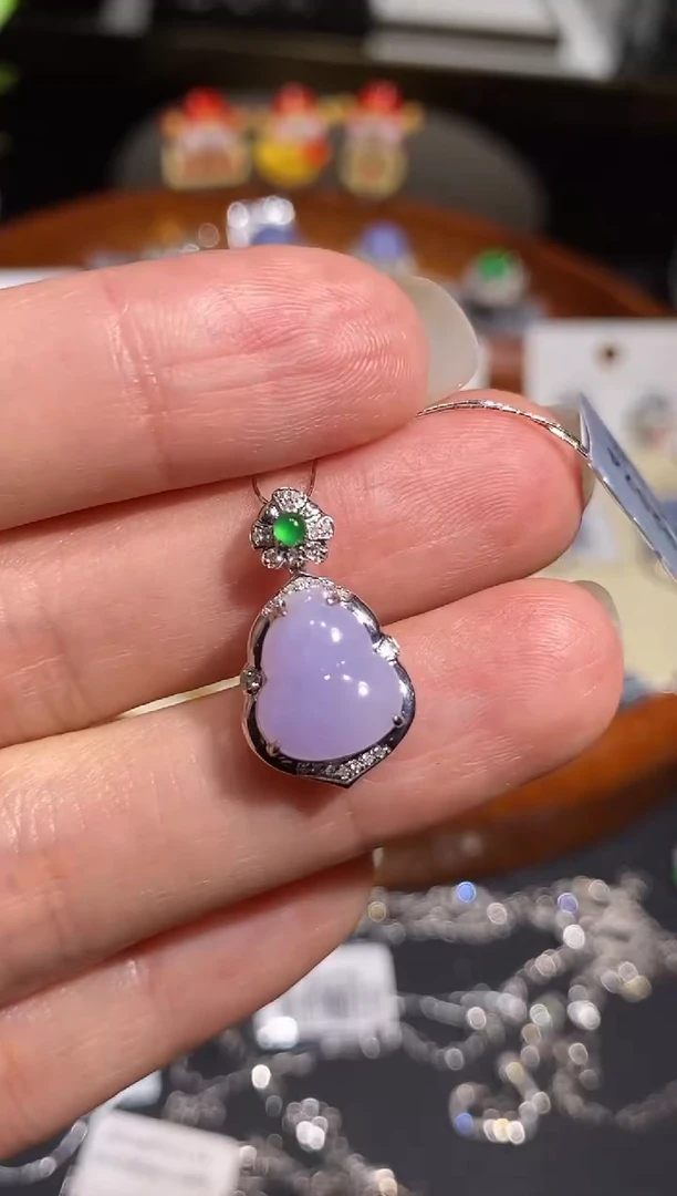 【闪购商品】翡翠吊坠(不含链)18K金镶嵌吊坠