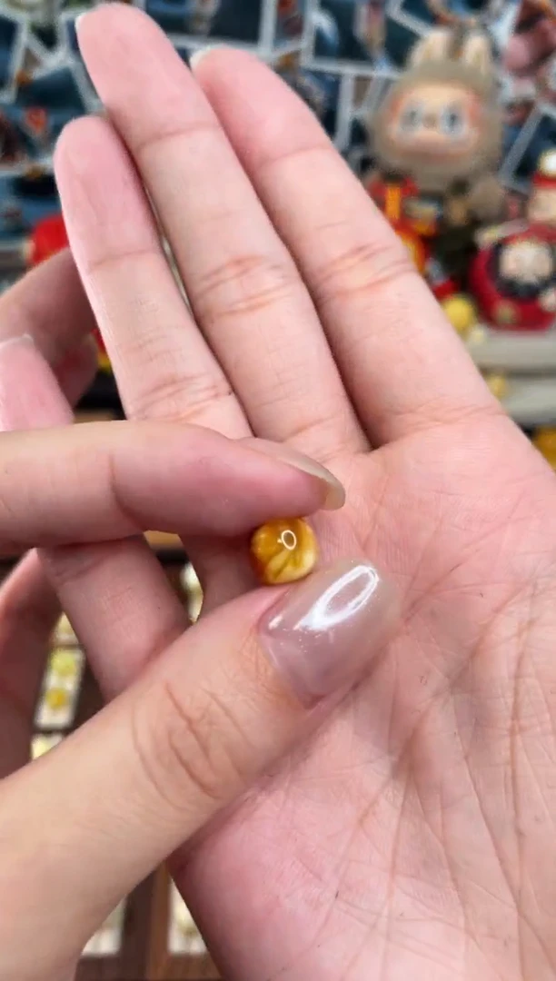 未镶嵌琥珀裸石驯**手蜜蜡