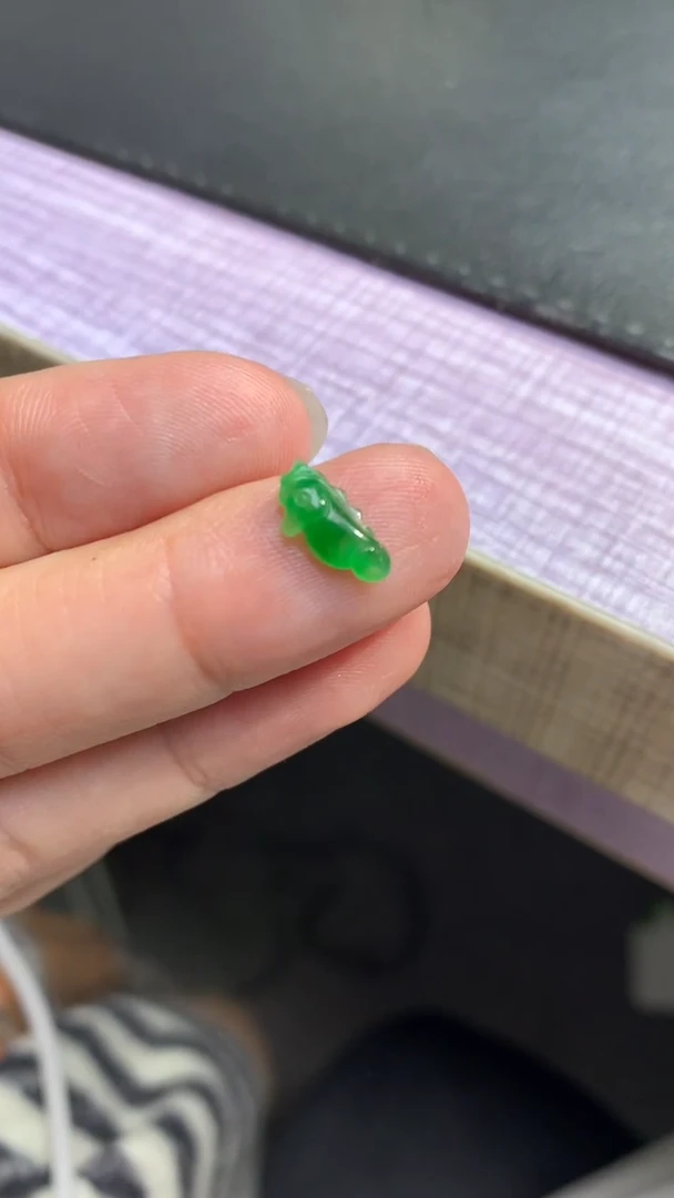 未镶嵌定制翡翠毛货