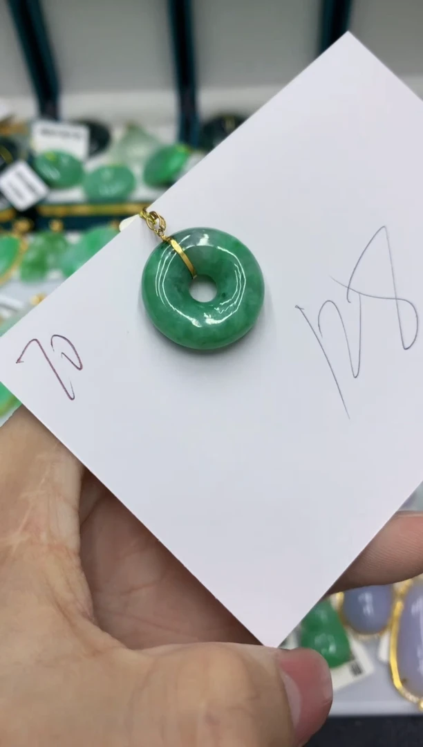 【闪购商品】翡翠颈饰18K金镶嵌翡翠