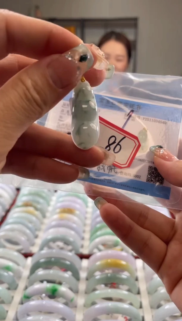 颈饰未镶嵌翡翠多样性发一