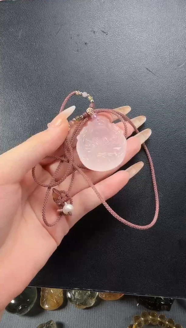 颈饰未镶嵌水晶粉修行狐