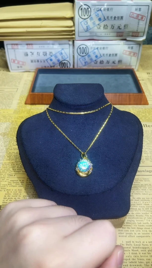 吊坠(赠链)未镶嵌钻石b065吊坠七彩