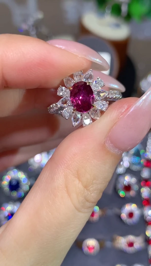 彩色蓝宝石戒指18K金镶嵌2.03CT