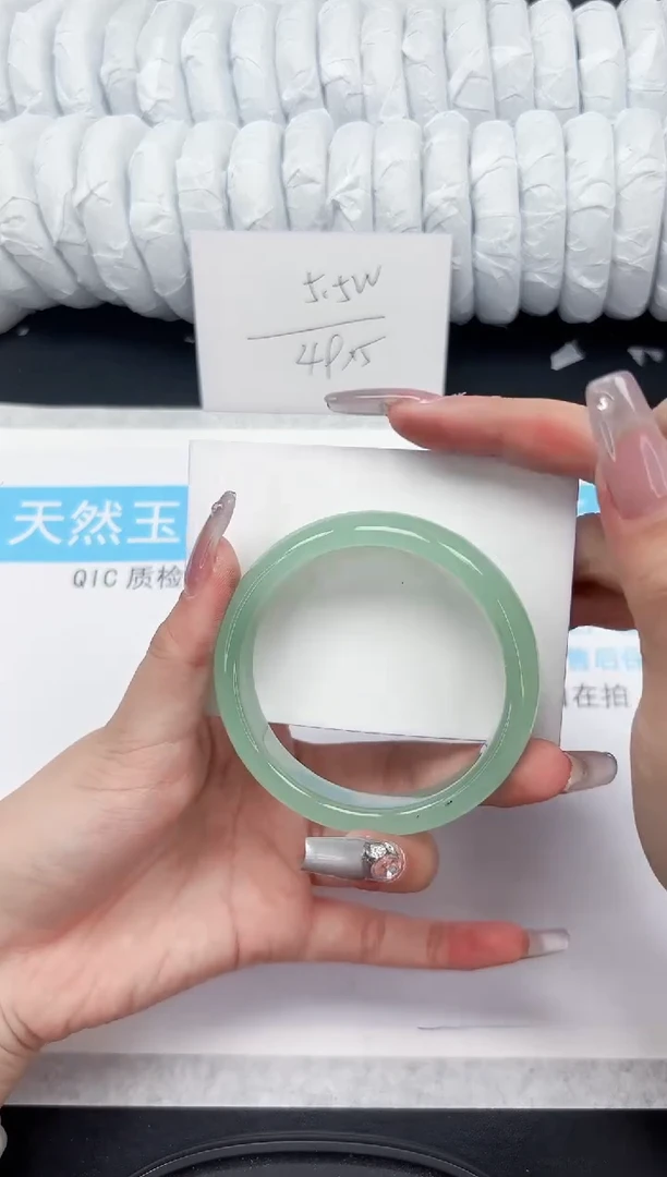 【闪购商品】石英质玉手镯未镶嵌718-58