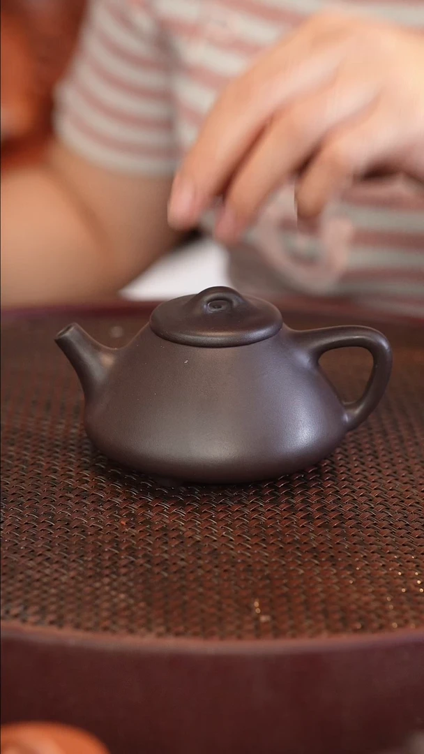 茶壶紫砂子冶石瓢 半手工 紫茄泥 200cc