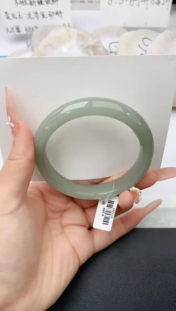 石英质玉手镯未镶嵌w32-DB61+