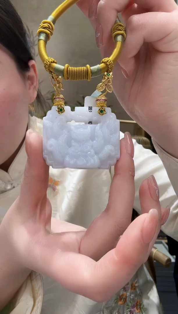【闪购商品】翡翠颈饰未镶嵌吊坠