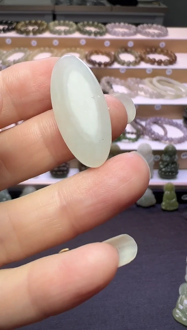 颈饰未镶嵌和田玉132号链接有瑕疵约卡33*14*5